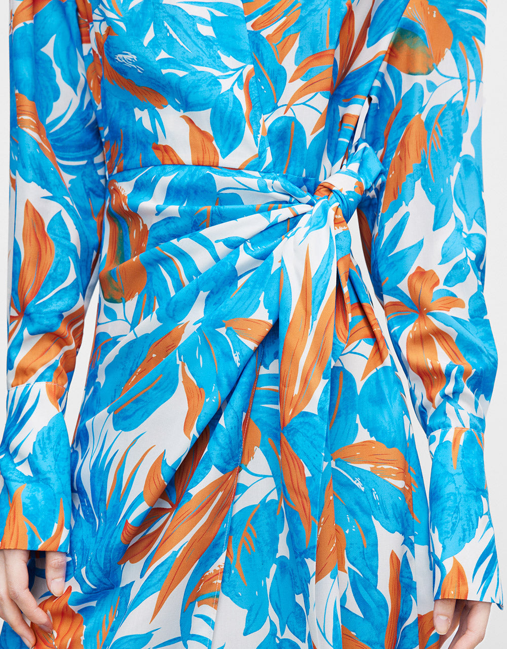 나뭇잎 패턴 매듭 프런트 미디 드레스